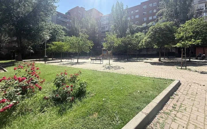 Piso en Calle Jacobinia - Foto 1