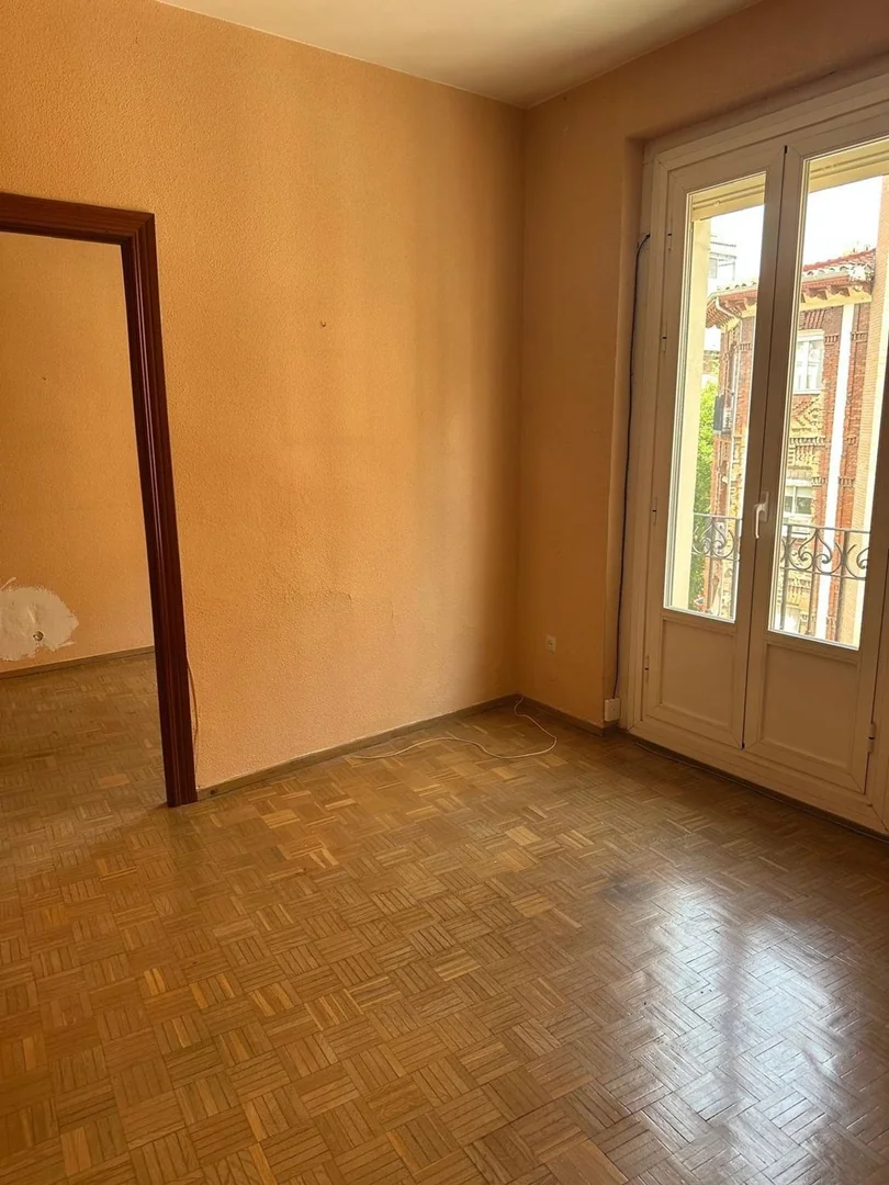 Piso en Calle de Galileo, 32 - Foto 2