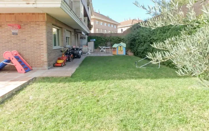 Planta baja en  Avenida de Valdemarín 134 - Foto 1