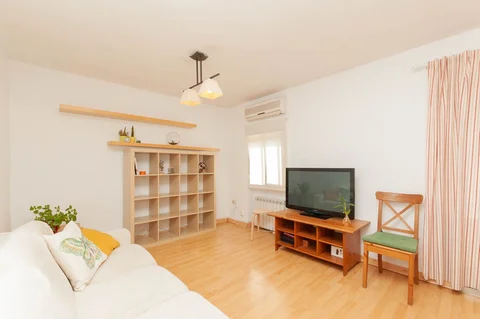 Piso en Barrio Palomeras sureste - Foto 1