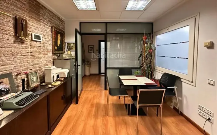 Local comercial en  Carrer C 3 - Foto 1