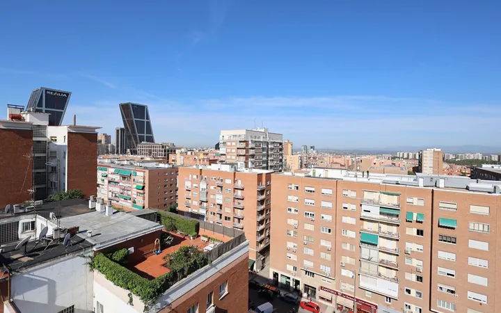 Piso en Calle de Agustín de Foxá, Castilla - Foto 1