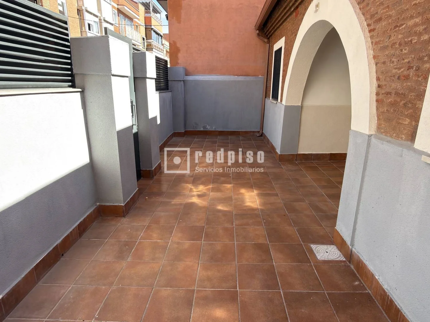 Chalet adosado en Calle de Luis Claudio - Foto 3
