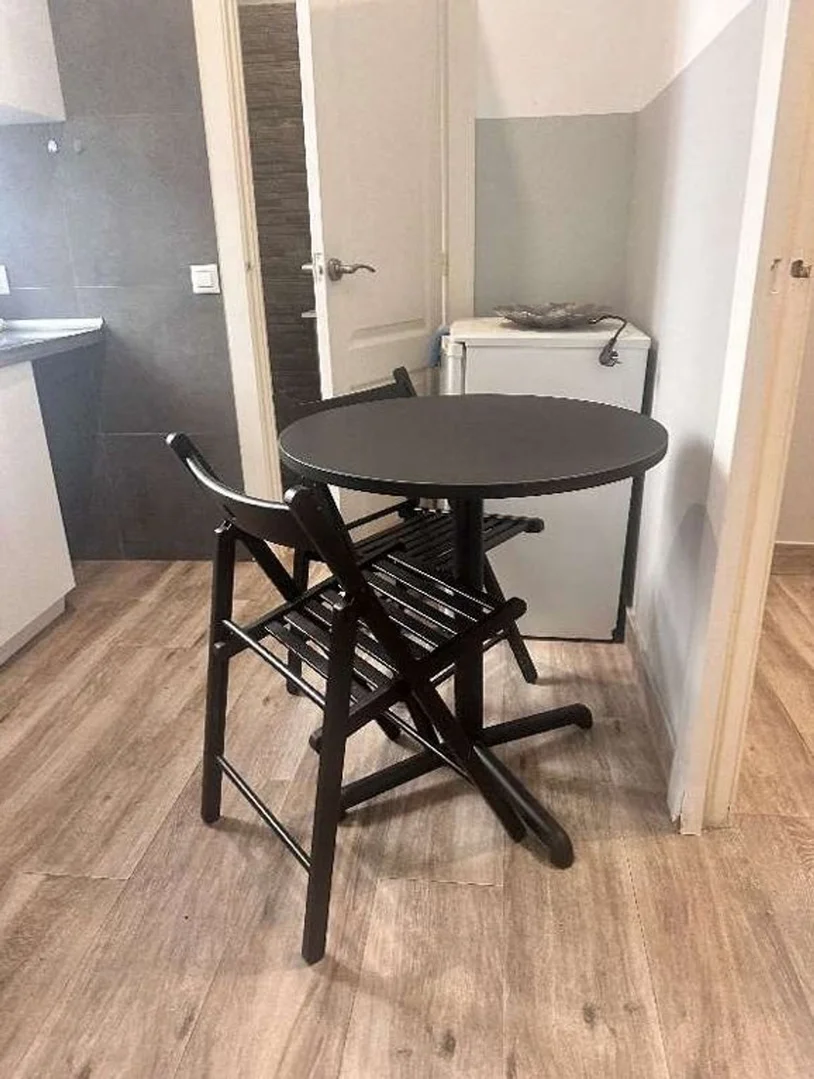 Estudio en calle de l'Almirall Barceló, 4 - Foto 3