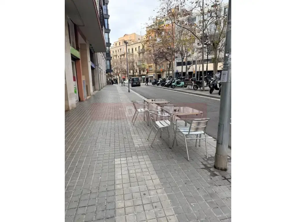 Local comercial en  Calle Acàcies - Foto 2
