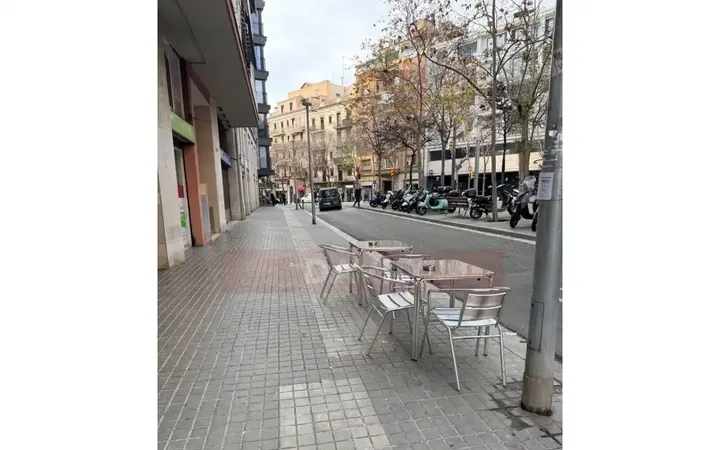 Local comercial en  Calle Acàcies - Foto 2