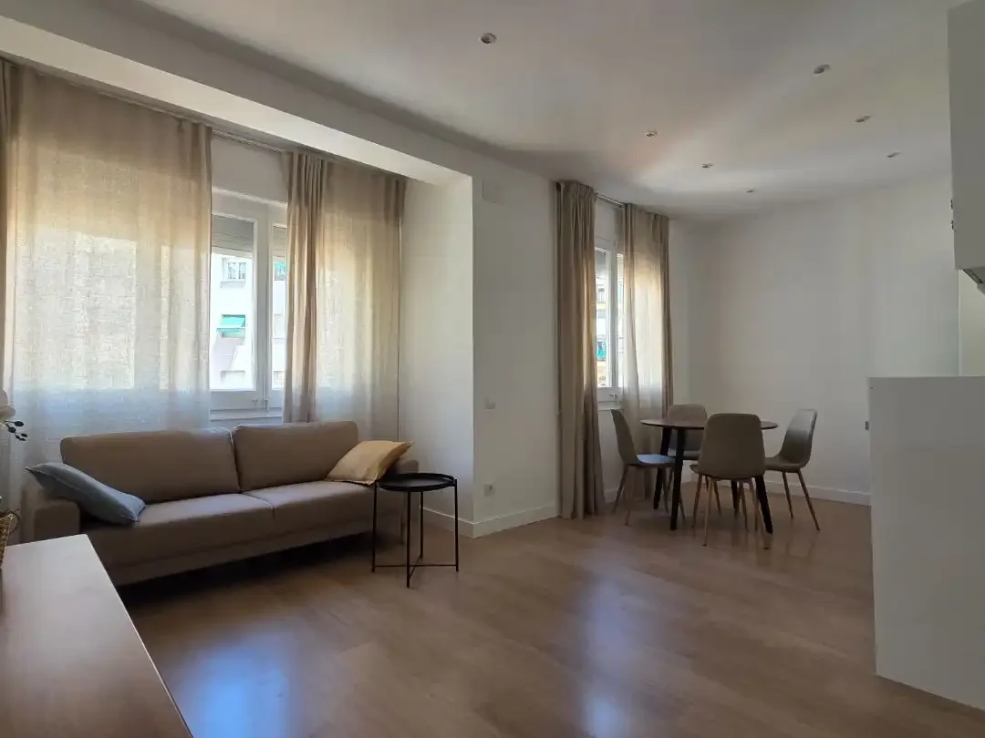 Apartamento en  Avinguda del Paral·lel 138 - Foto 3
