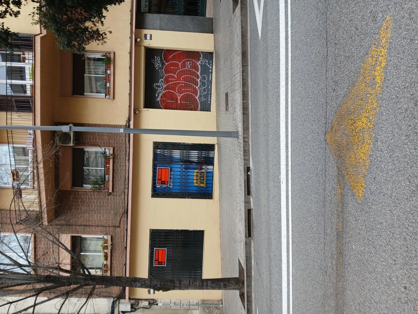 Local en Avenida de la Mare de Déu de Montserrat, 208 - Foto 1