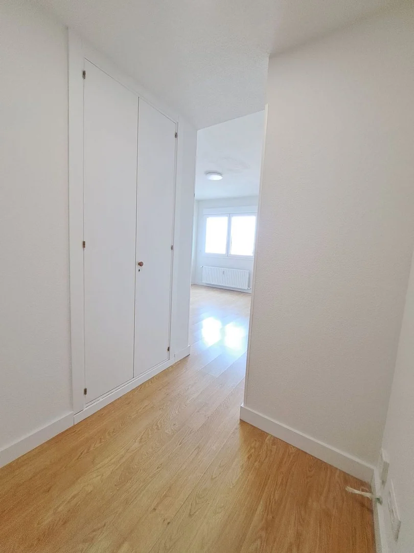 Piso en avenida del Doctor Federico Rubio y Galí, 2