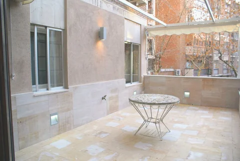 Piso en calle de Santa Engracia, 135 - Foto 1