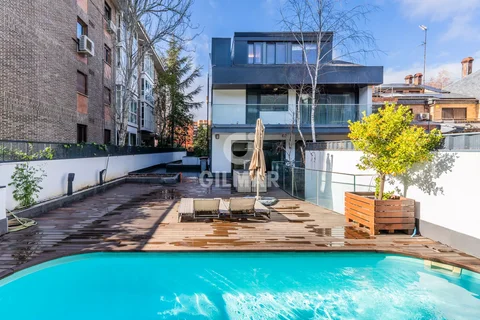 Chalet Pareado en Nueva España, Madrid - Foto 1