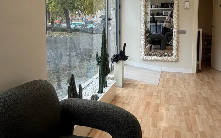 Centro estético en traspaso en Calle de Juan de Garay, 2 - Foto 1