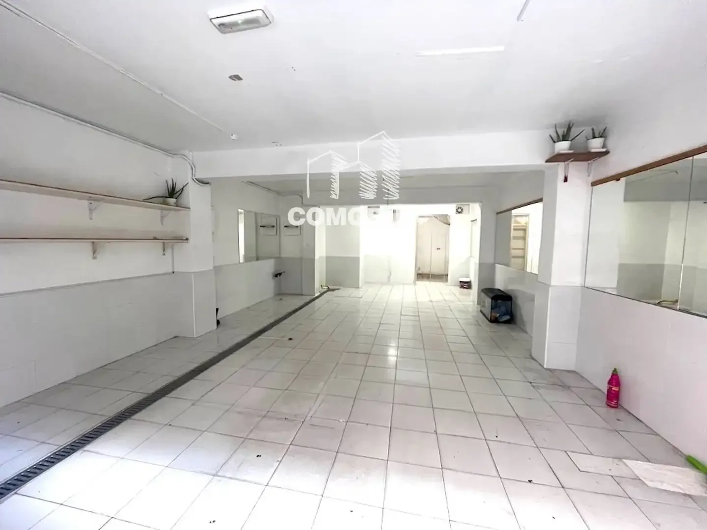 Local comercial en  TURO DE LA TRINITAT 45-47 - Foto 5