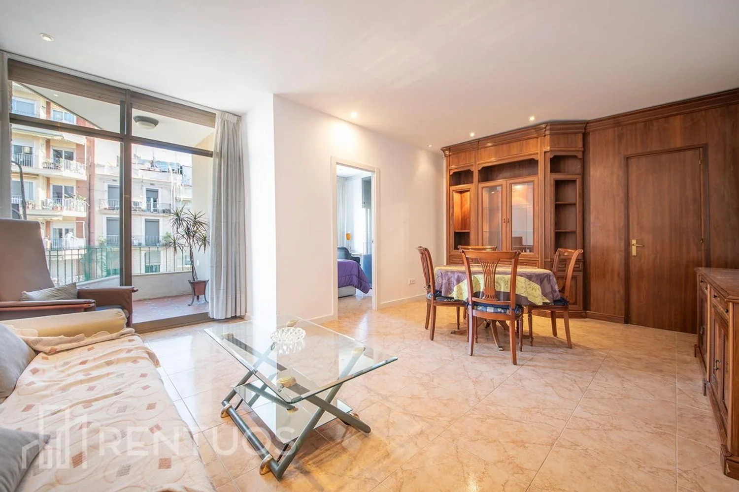 Piso en calle del Comte d'Urgell - Foto 2