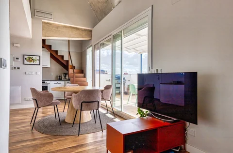 Ático en Barrio Rosas - Foto 1