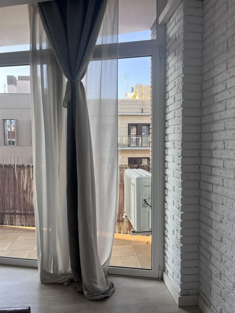 Piso en plaza de la Sagrada Família, 13 - Foto 2