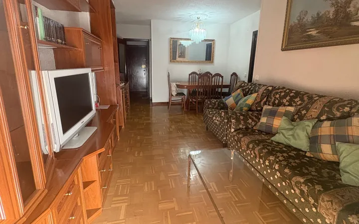 Piso en Calle de Puentelarra - Foto 1
