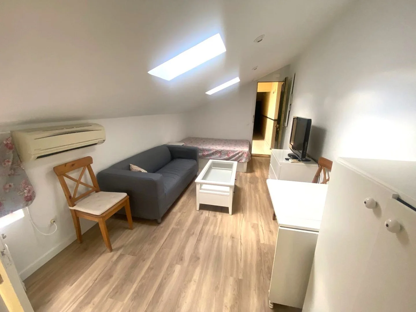 Estudio en calle de Castelló, 5 - Foto 1