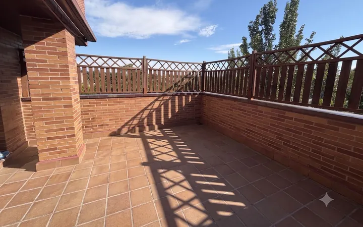 Dúplex en Calle del Valle de Toranzo, 1, Valdemarín - Foto 1
