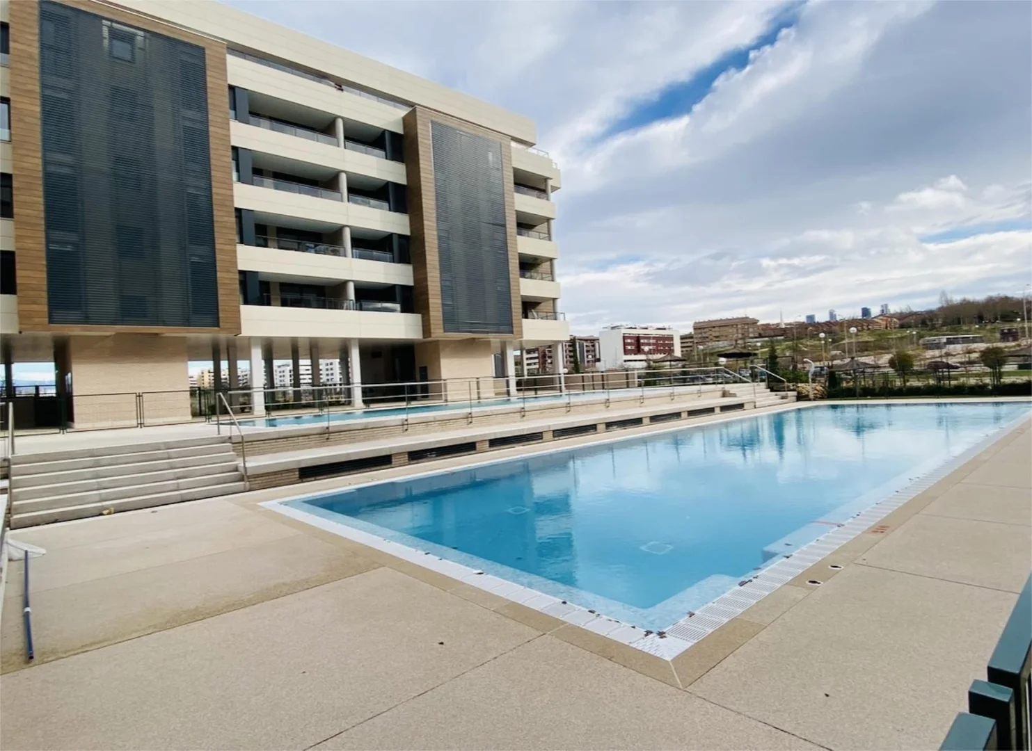 Piso en  Calle de Federica Montseny 8 - Foto 5