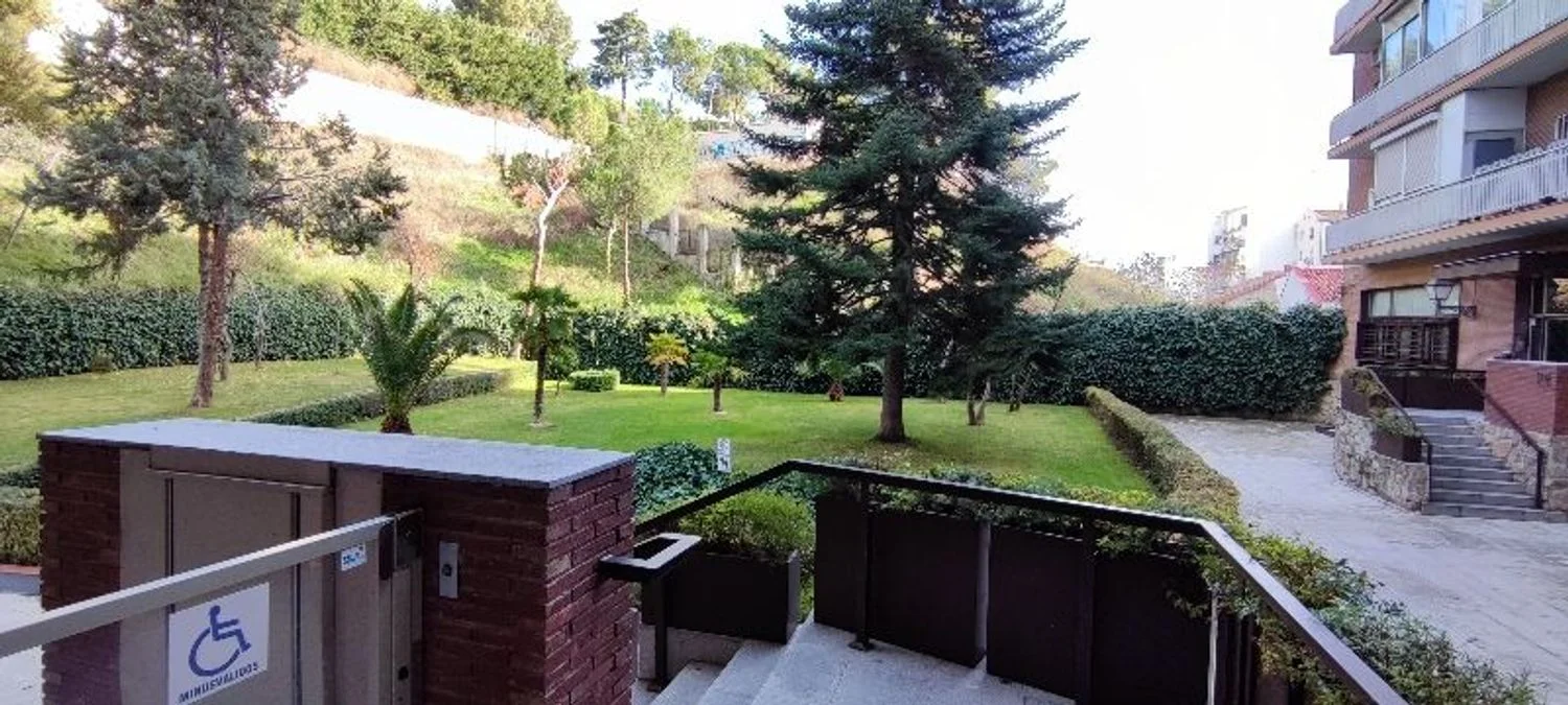 Piso en calle de Alfonso XII, 15 - Foto 2