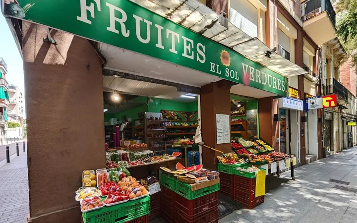 Local en Frutería en Calle de Rogent, 112, El Camp de l'Arpa del Clot - Foto 2