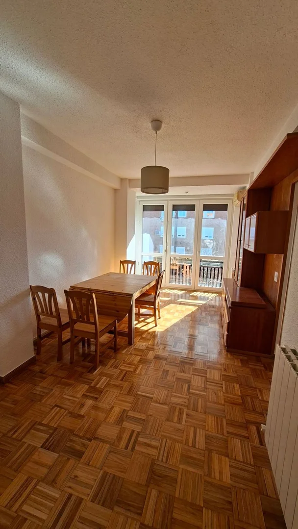 Piso en calle de Valdevarnes, 13