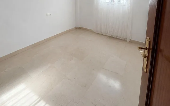 Chalet adosado en Sol - Foto 10