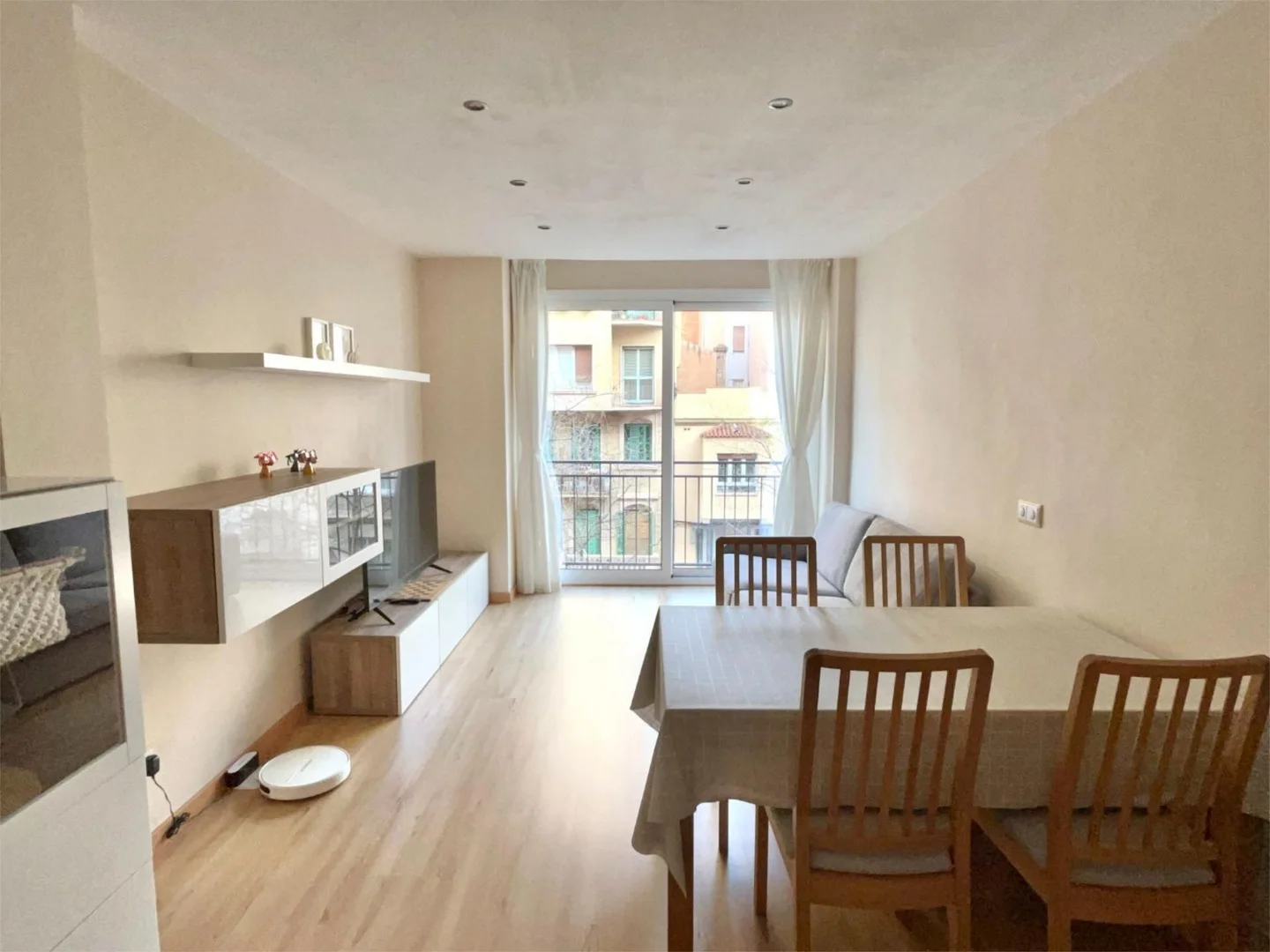 Piso en  Carrer de Sants 407 - Foto 1