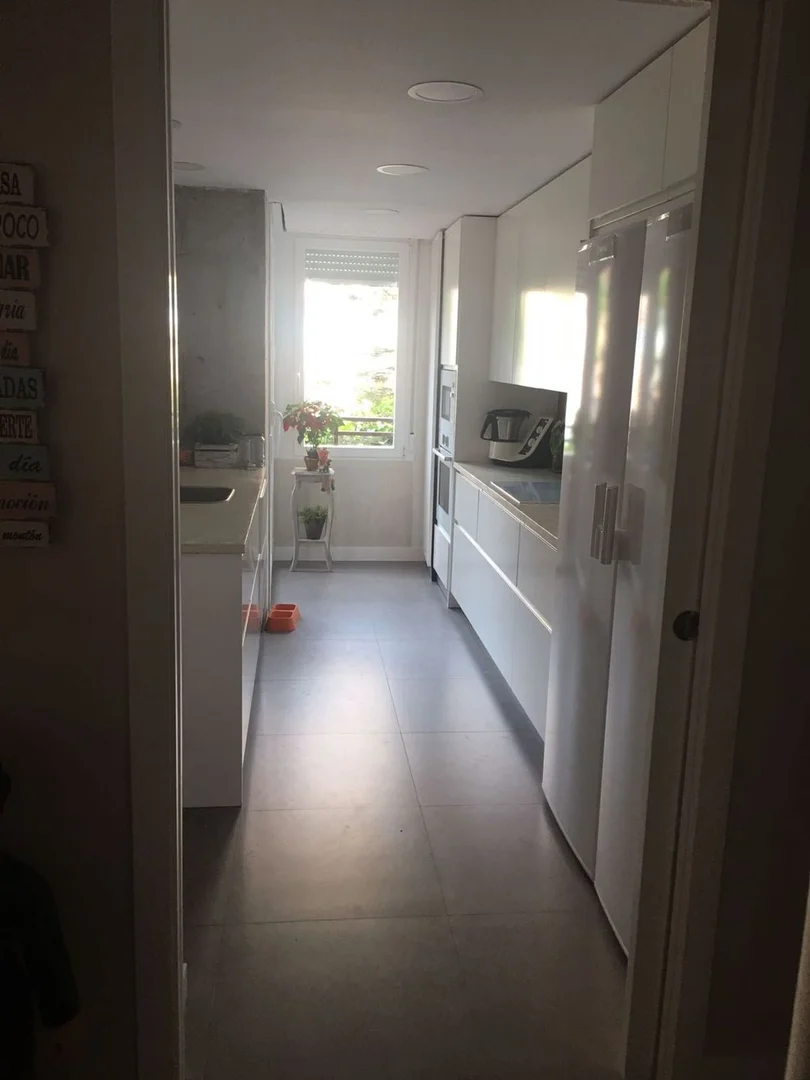 Piso en calle de Ramón Gómez de la Serna, 31 - Foto 1