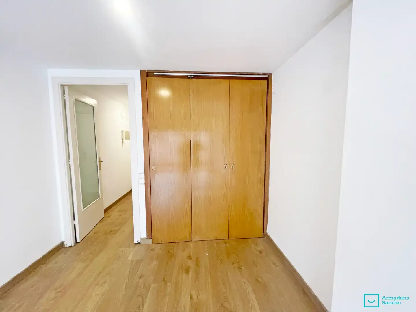 Estudio en  Carrer d'Homer 42 - Foto 9