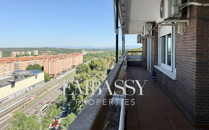 Ático en Paseo del Rey - Foto 1
