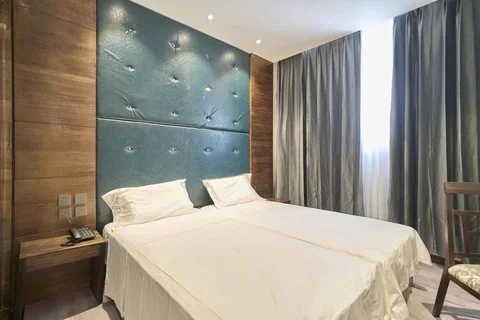 Edificio hotelero en Calle de Enrique Fuentes, 12 - Foto 2