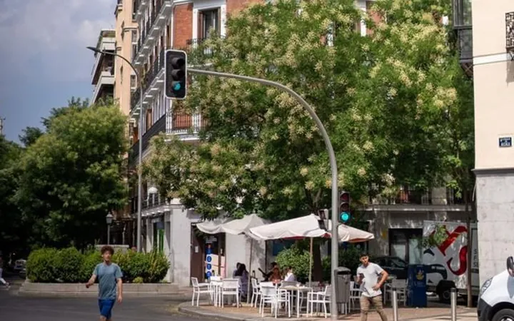 Ático en Calle de Montalbán, Jerónimos - Foto 4