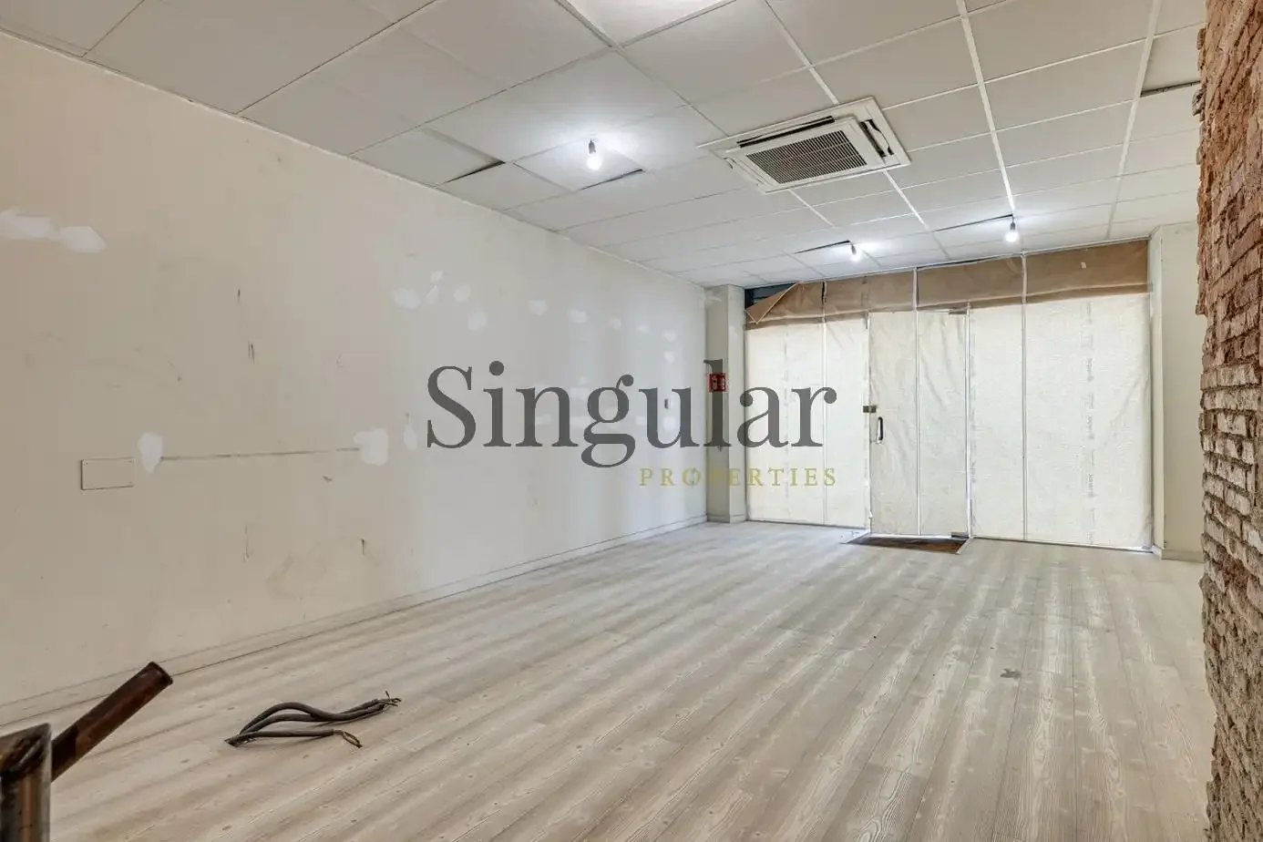 Local comercial en  Carrer de la Creu Coberta - Foto 3