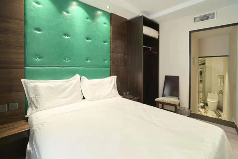 Edificio hotelero en Calle de Enrique Fuentes, 12 - Foto 4
