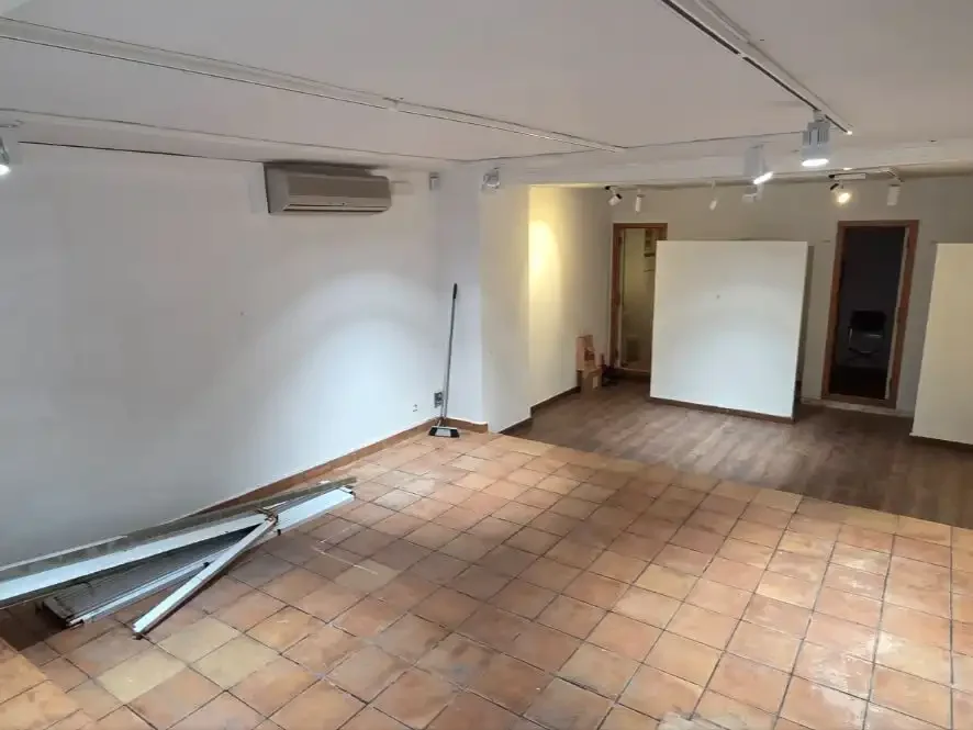 Local comercial en  Carrer de Sant Pere Més Alt 64 - Foto 4