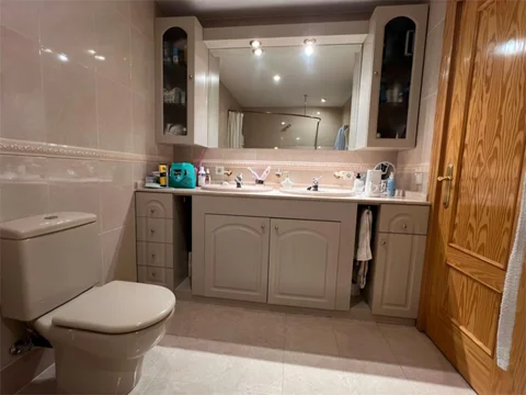 Piso en  Calle de Añastro 9 - Foto 37