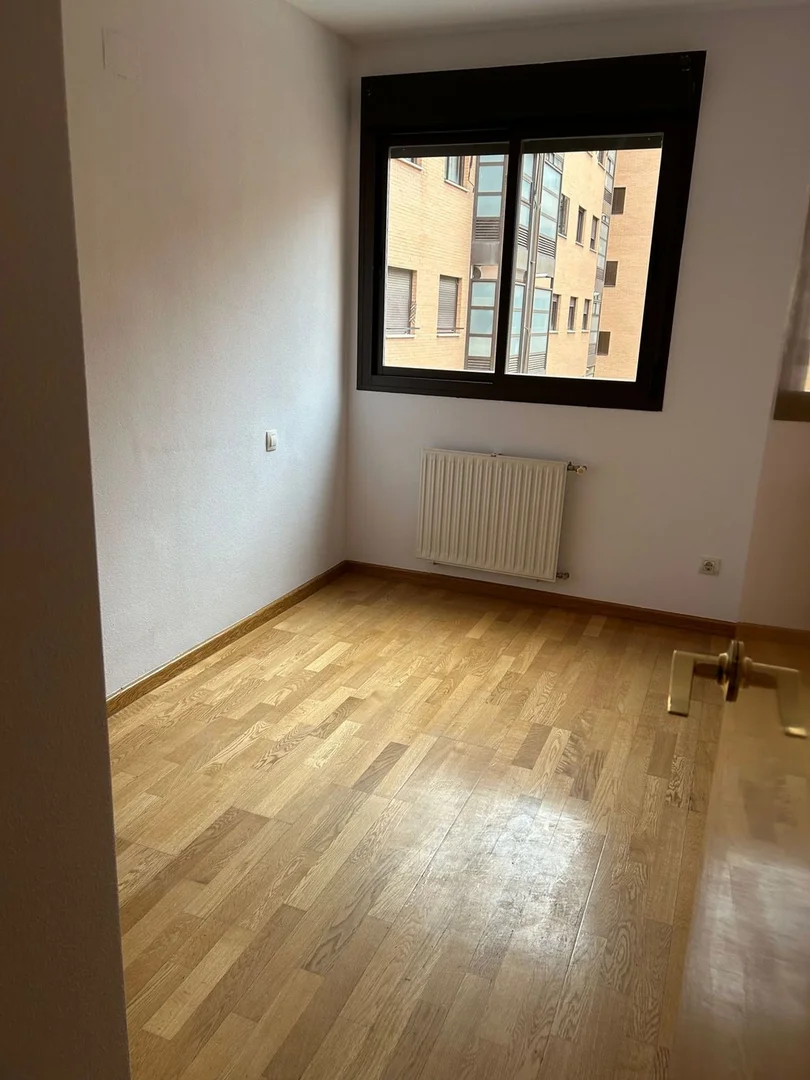 Piso en calle de Isabel Clara Eugenia, 48 - Foto 5