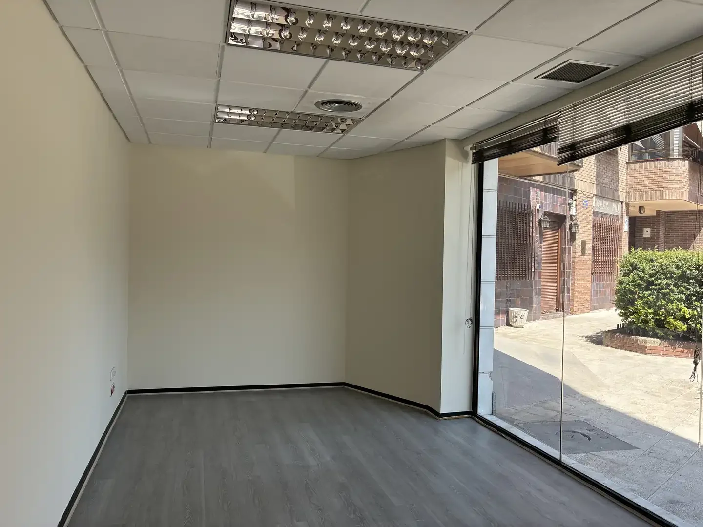 Local comercial en  Calle del Corregidor Diego de Valderrábano 1A - Foto 18