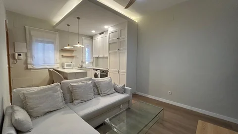 Piso en calle de María de Guzmán, 30 - Foto 2