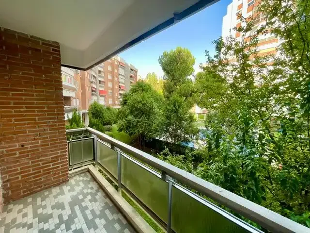 Piso en  Calle de Caleruega 54 - Foto 7