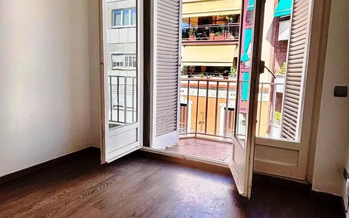 Piso en Calle de Villar, 17, El Guinardó - Foto 2