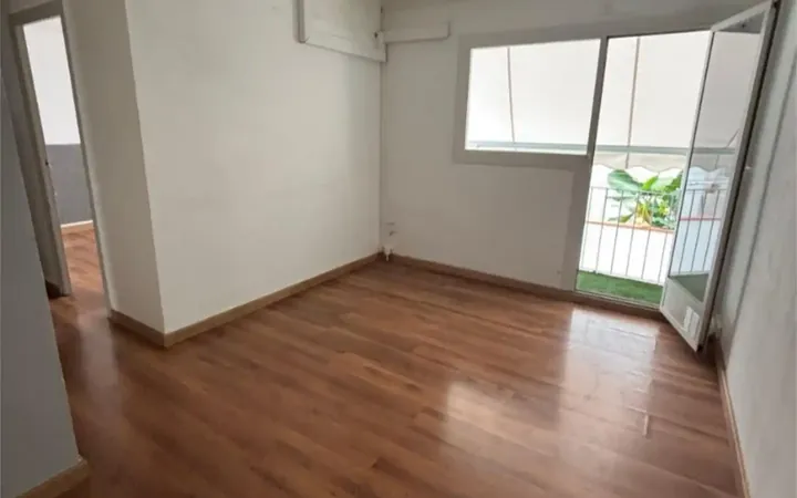 Piso en  Carrer de Josep Sangenís 46 - Foto 7