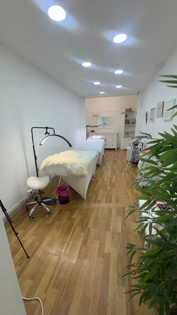Centro estético en traspaso en Calle de Mallorca, 565 - Foto 3