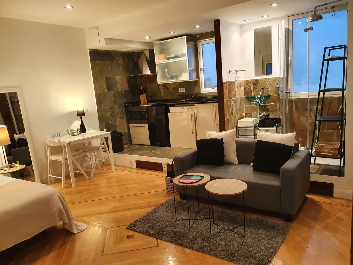 Estudio en calle Churruca, 13 - Foto 1