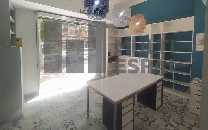 Local comercial en  Carrer de Còrsega - Foto 2