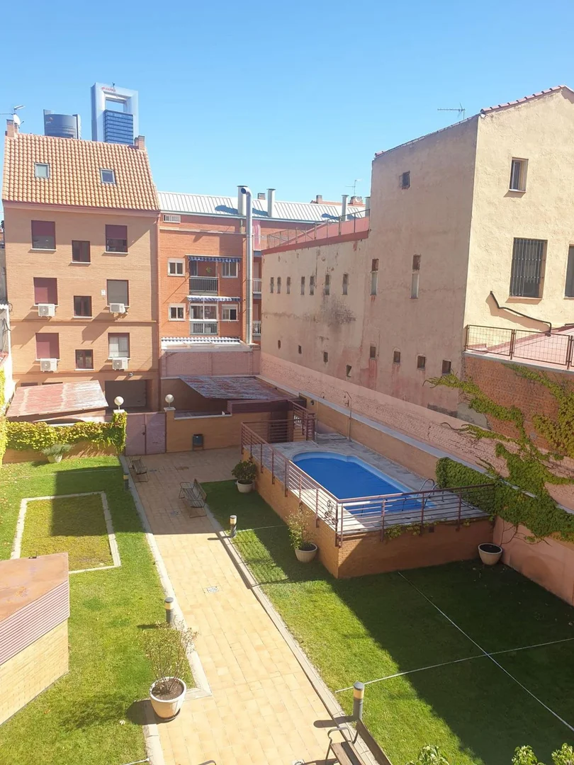 Piso en calle Ailanto, 15 - Foto 1