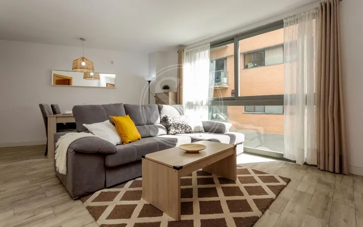 Piso en Calle de Sant Joan de Malta, Provençals del Poblenou - Foto 1