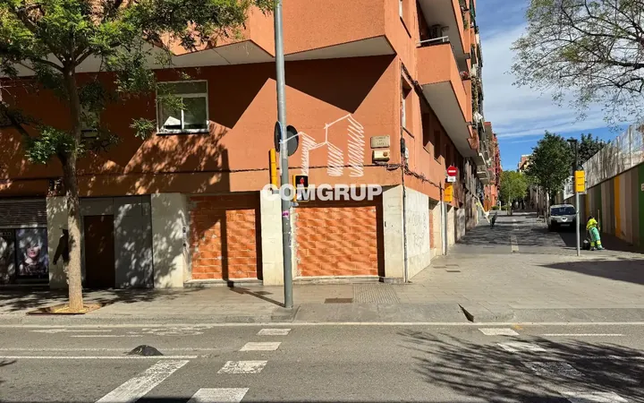 Local comercial en  Gava - Foto 2